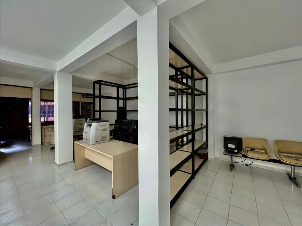 Se vende local 294m2 1B/1p Los Dos Caminos - 6