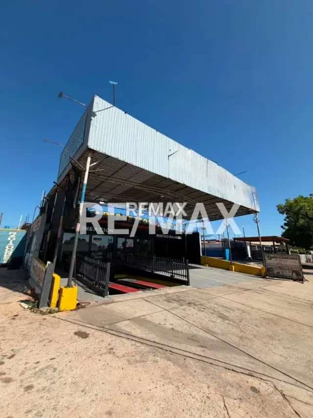 Se alquila Punto Comercial. Venta de lubricante y Cauchos, ubicado en plena Circunvalacion #2