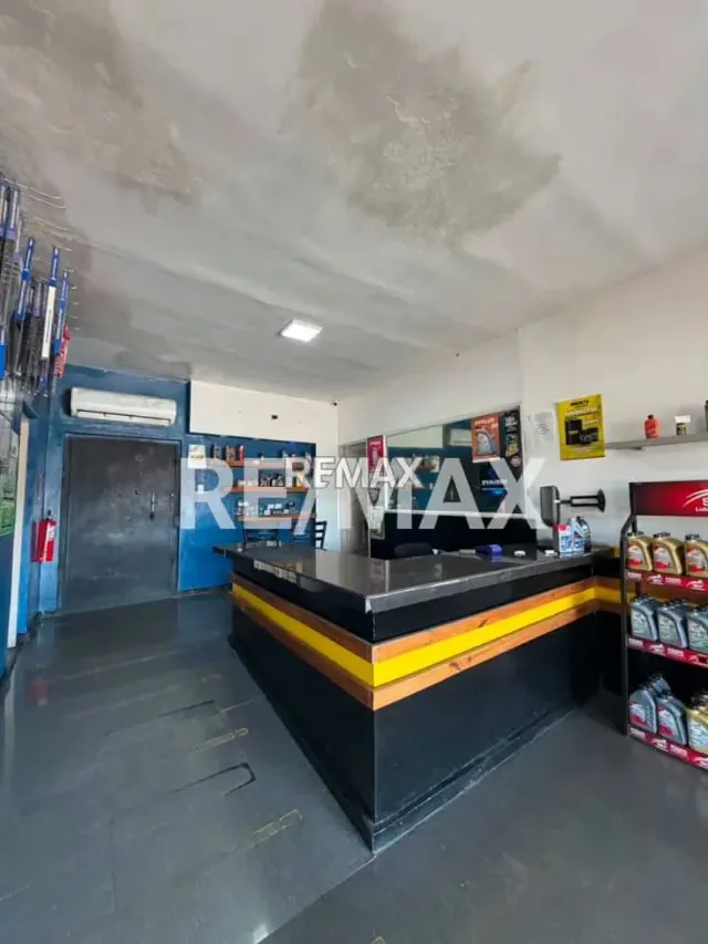 Se alquila Punto Comercial. Venta de lubricante y Cauchos, ubicado en plena Circunvalacion #2 - 12