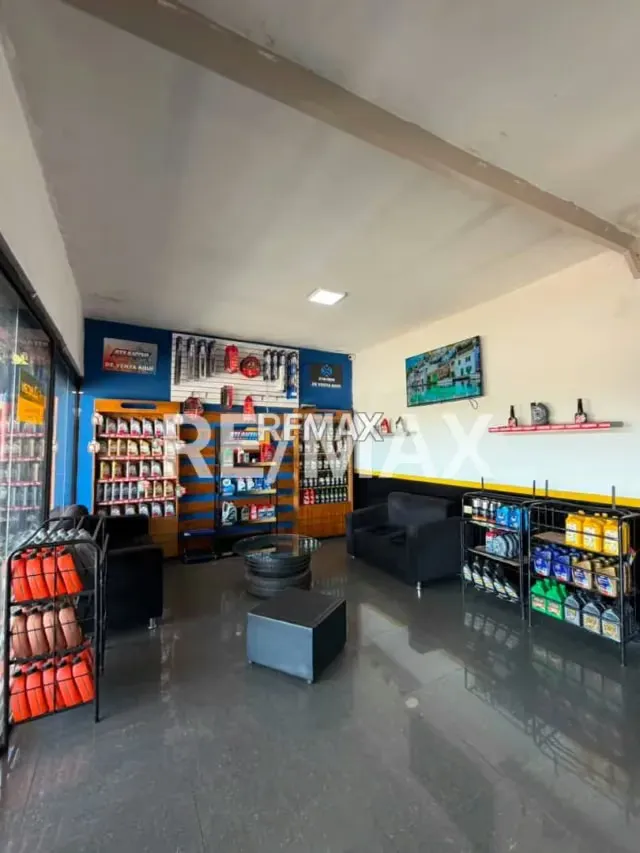 Se alquila Punto Comercial. Venta de lubricante y Cauchos, ubicado en plena Circunvalacion #2 - 3
