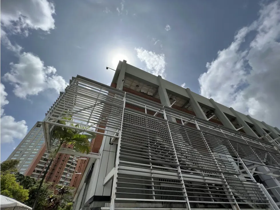 Se Vende Local Comercial/2716M2/2765 - 2