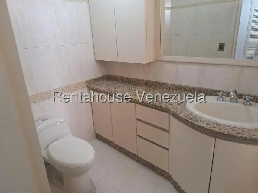 Apartamento (1 Nivel) en Alquiler en La Alameda, Distrito Metropolitano - 17