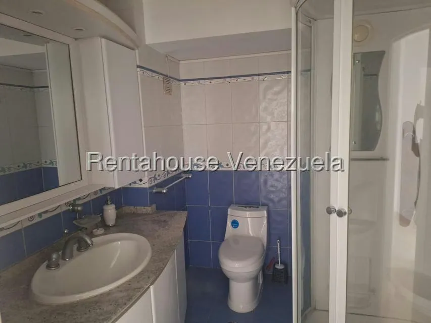 Apartamento (1 Nivel) en Alquiler en La Alameda, Distrito Metropolitano - 21