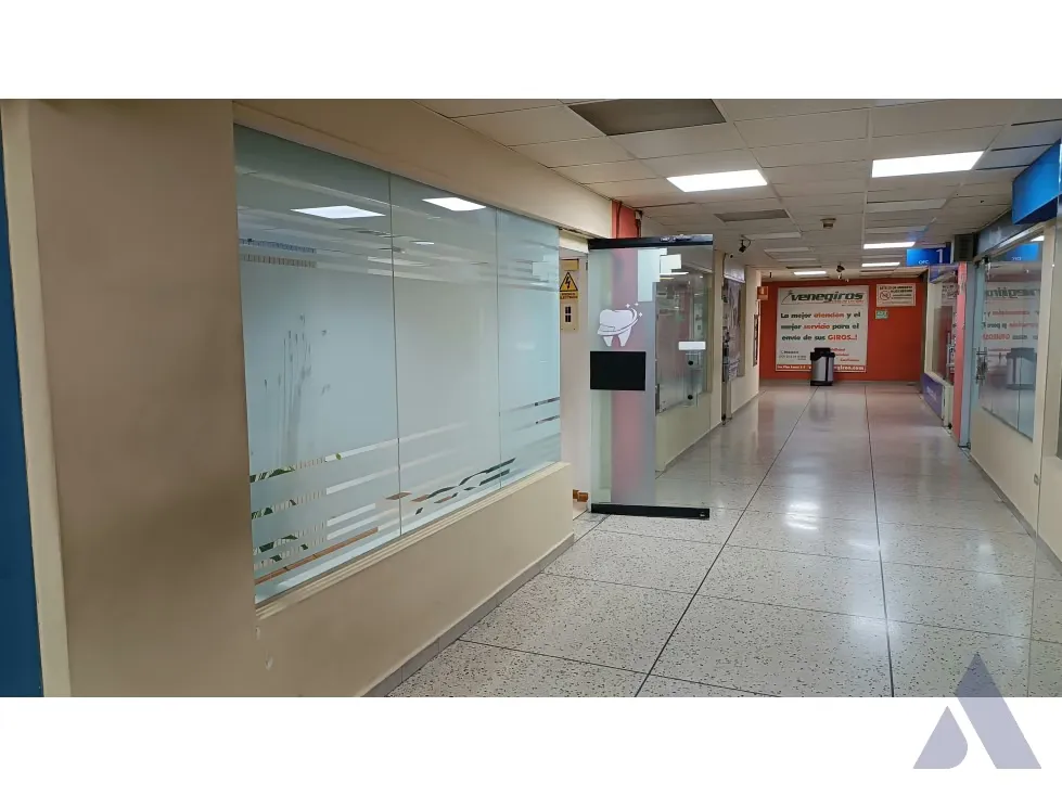 Alquilo Oficina / Cubiculo, 9m², sala de espera, baño, Chacaito 7118 - 9