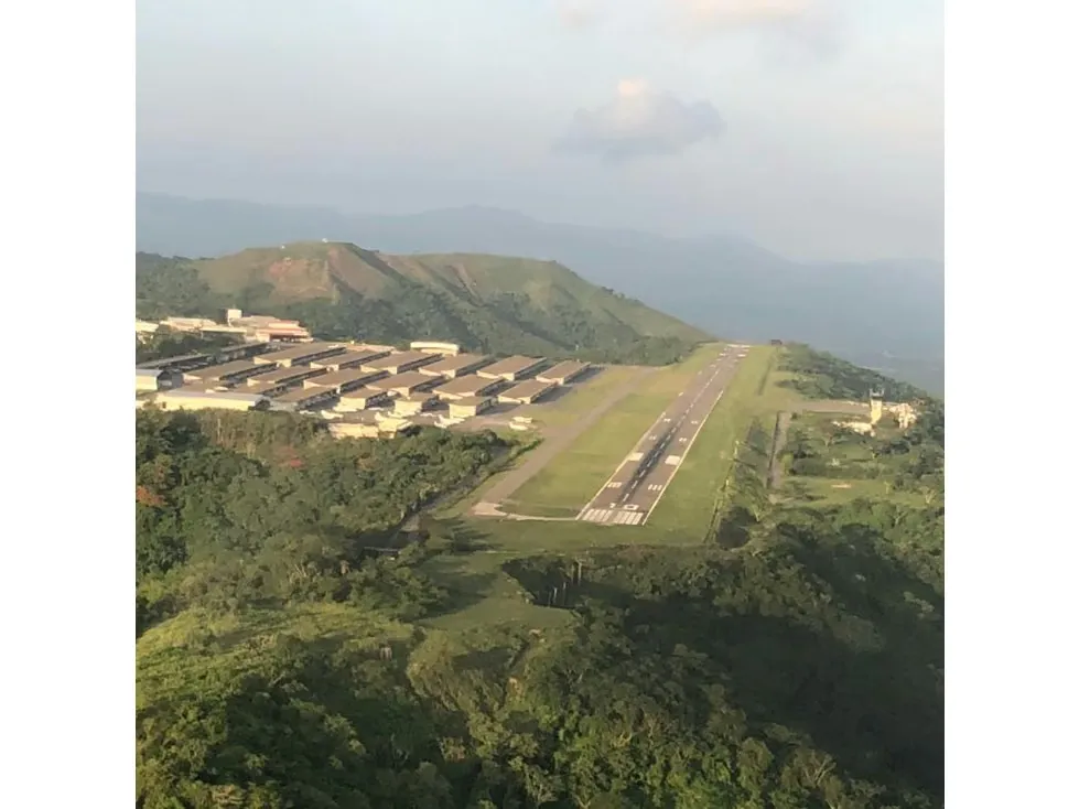 Alquilo Hangar AEROPUERTO CARACAS 350$/H15 con locker