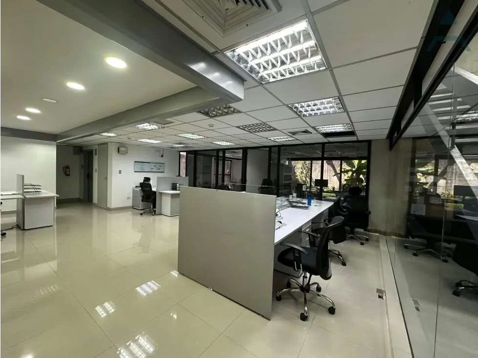 Se vende oficina 450m² con terraza en El Rosal - 3