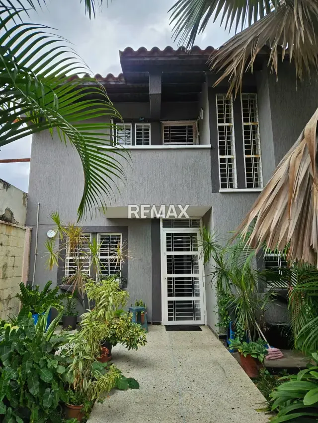 Se vende casa doble propósito (Residencial y Comercial) en Av. La Salle, Barquisimeto - 2