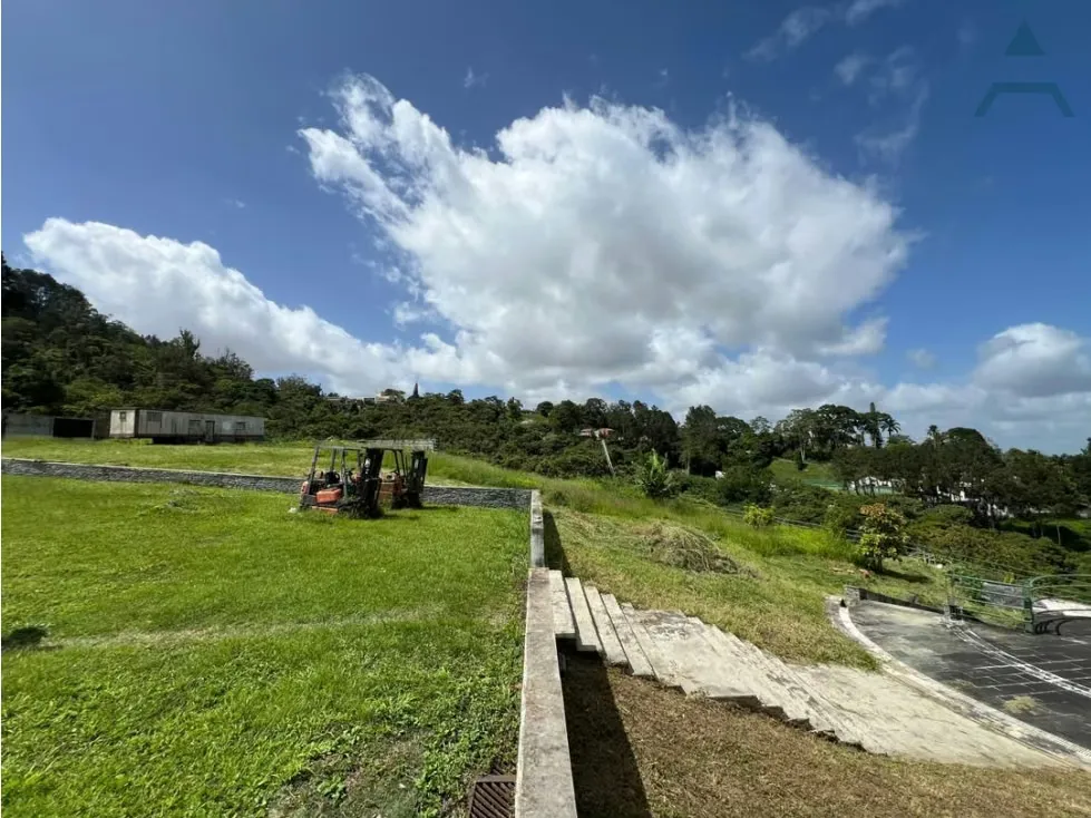 Se vende casa 4.500m² 10p La Lagunita - 4