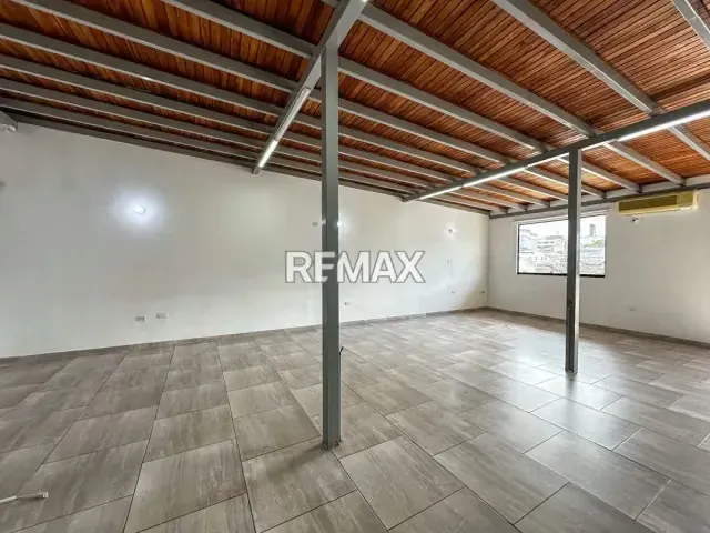 Se Alquila local comercial en Barrio obrero Carrera 19 entre calles 8 y 9 Segundo piso - 8