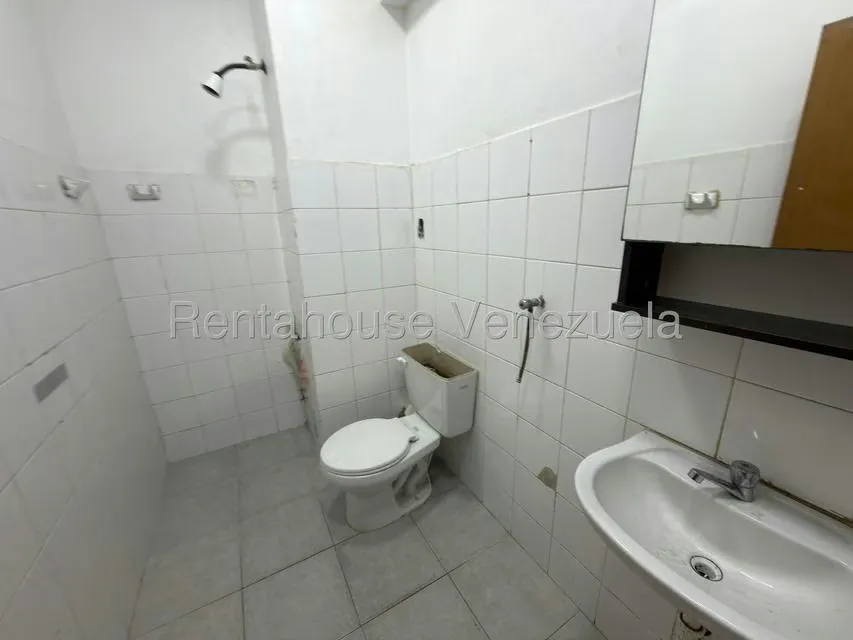 Local Comercial en Alquiler en Zona Industrial 1, Lara - 11