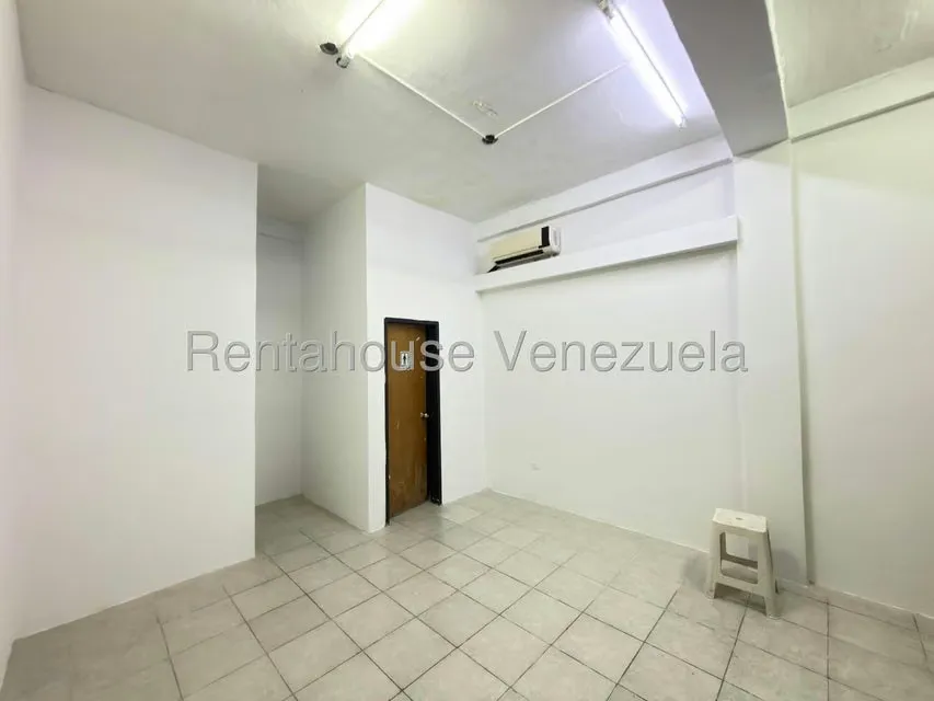 Local Comercial en Alquiler en Zona Industrial 1, Lara - 18