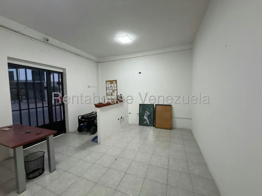 Local Comercial en Alquiler en Zona Industrial 1, Lara - 3