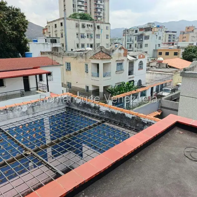 Casa (Duplex) en Venta en El Paraiso, Distrito Metropolitano - 9
