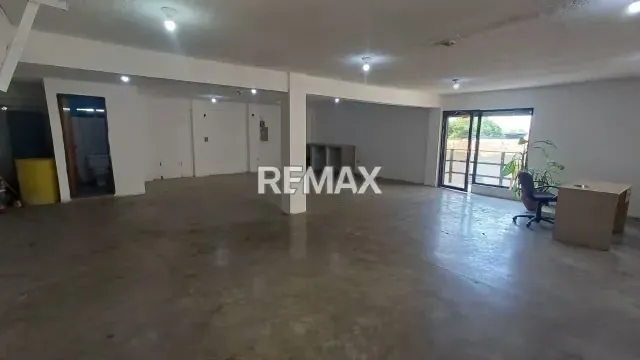 Local comercial a pie de calle oeste Maracaibo - 2