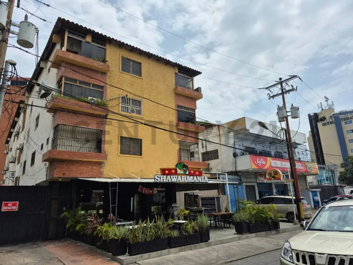Cómodo Apartamento en Alquiler - C.R. El Rocío, Av. Principal de Lechería