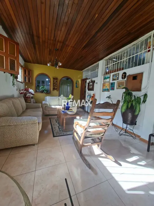CASA EN VENTA - 2