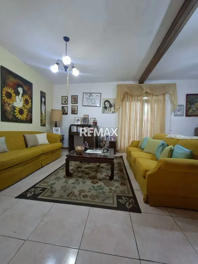 CASA EN VENTA - 4