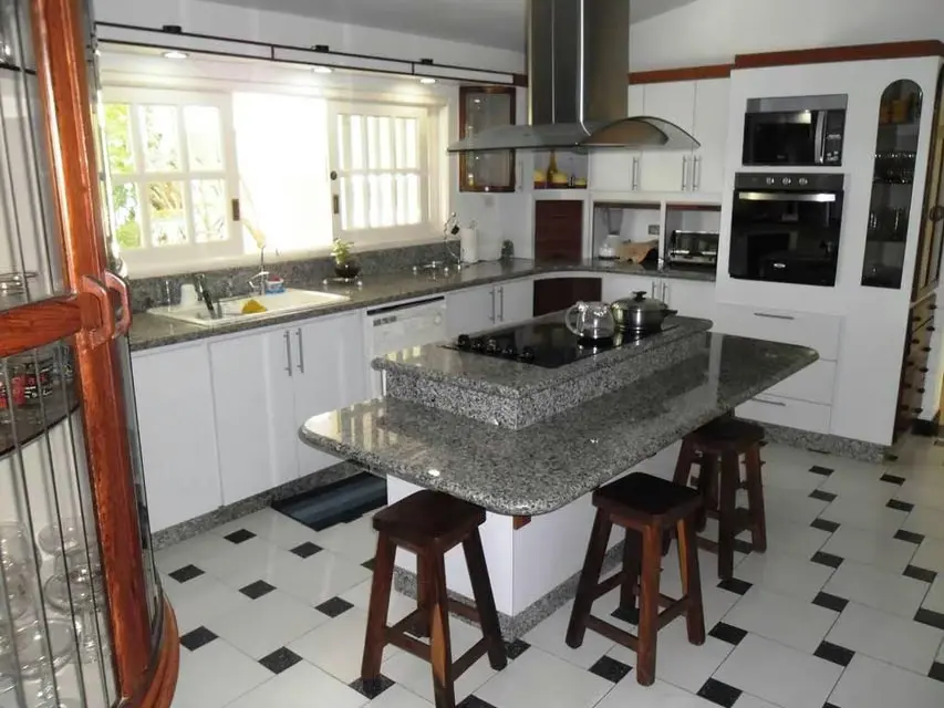 Casa (Multipes Niveles) en Venta en La Lagunita Country Club, Distrito Metropolitano - 28