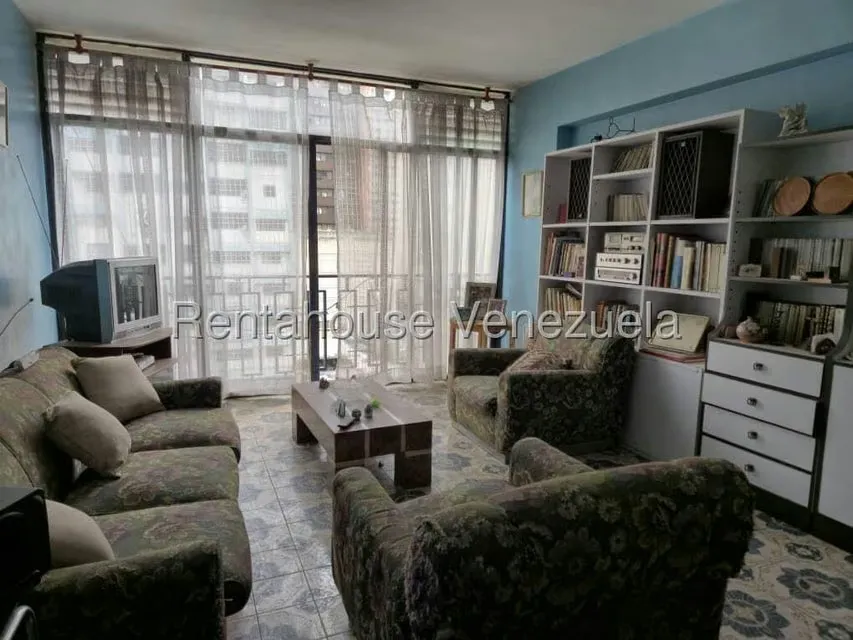 Apartamento (1 Nivel) en Venta en Parroquia La Candelaria, Distrito Metropolitano - 2