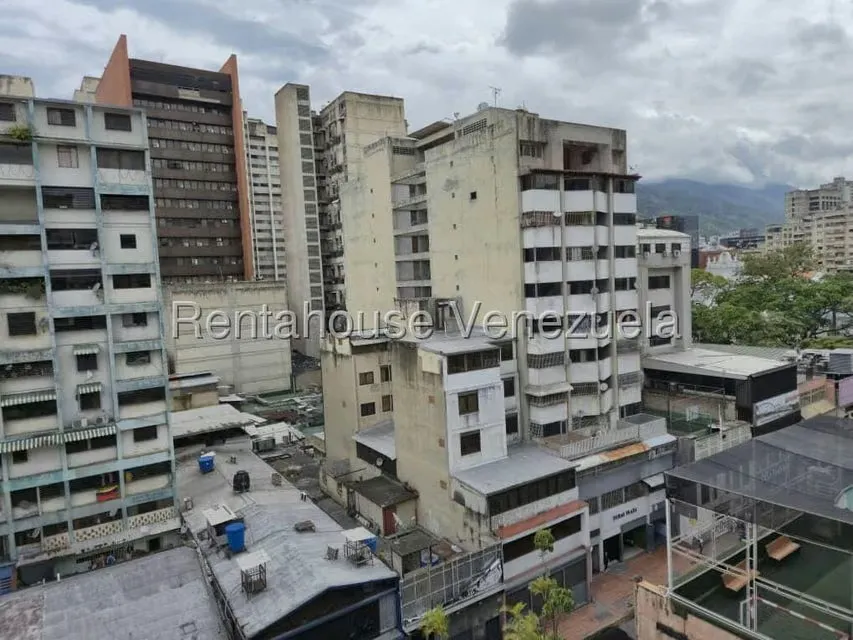 Apartamento (1 Nivel) en Venta en Parroquia La Candelaria, Distrito Metropolitano - 11