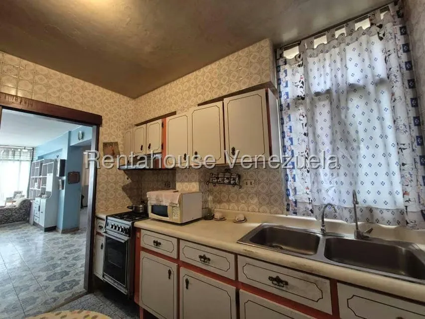 Apartamento (1 Nivel) en Venta en Parroquia La Candelaria, Distrito Metropolitano - 13