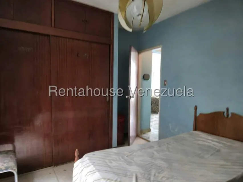 Apartamento (1 Nivel) en Venta en Parroquia La Candelaria, Distrito Metropolitano - 23