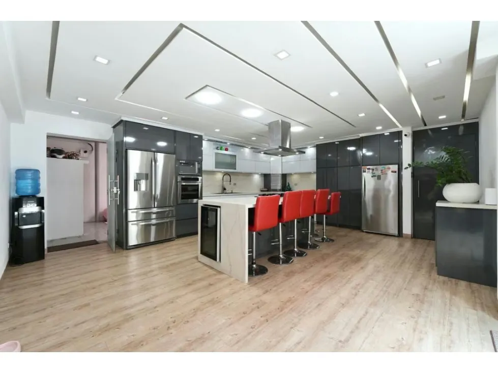 Venta de Casa Colinas de Vista Alegre Completamente Remodelada. 672m2. - 17