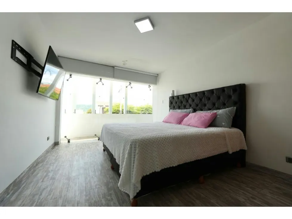 Venta de Casa Colinas de Vista Alegre Completamente Remodelada. 672m2. - 20