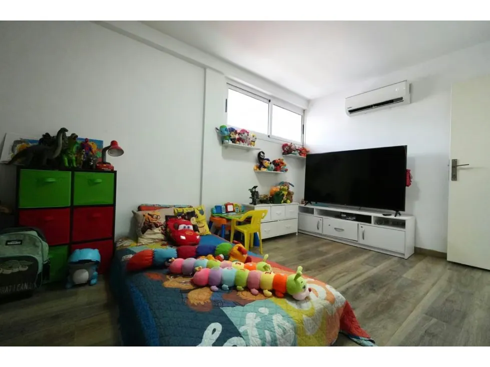 Venta de Casa Colinas de Vista Alegre Completamente Remodelada. 672m2. - 35