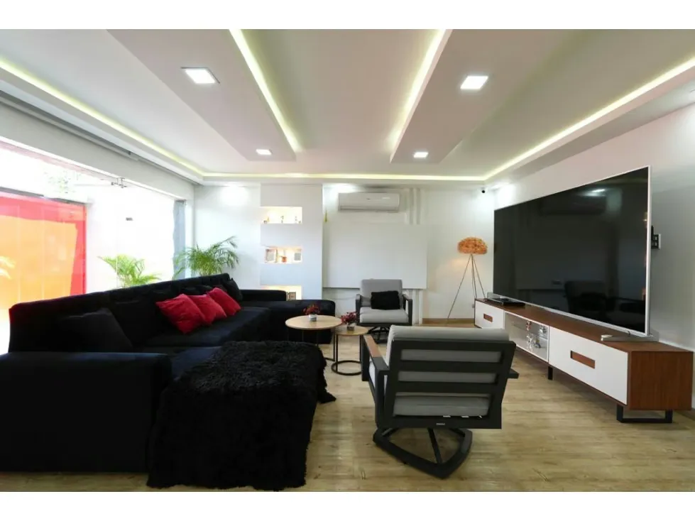 Venta de Casa Colinas de Vista Alegre Completamente Remodelada. 672m2. - 9