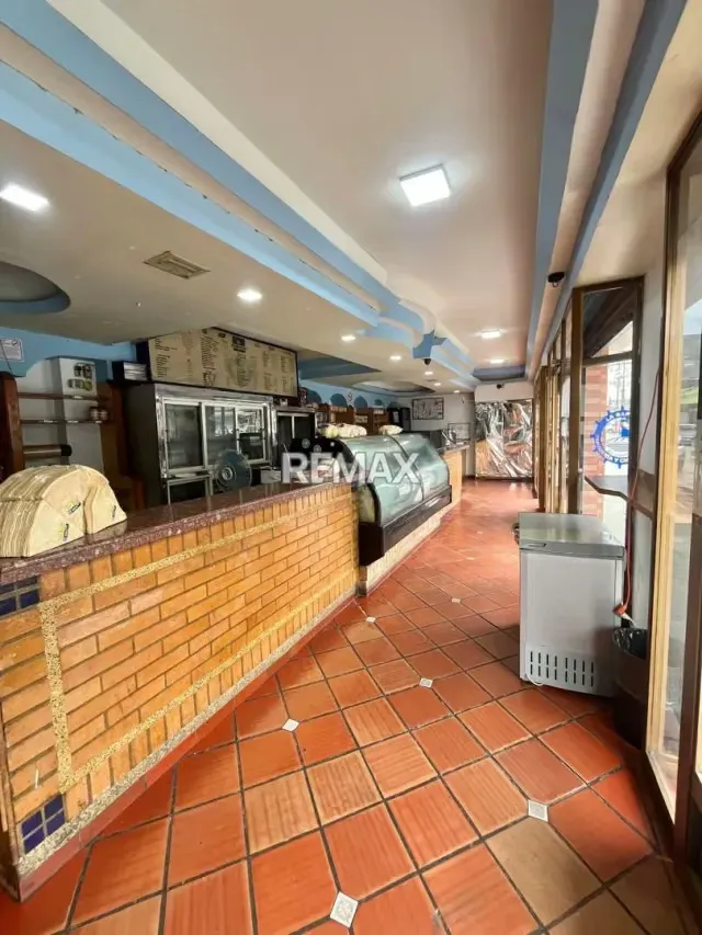 En Alquiler, Local Comercial - 2
