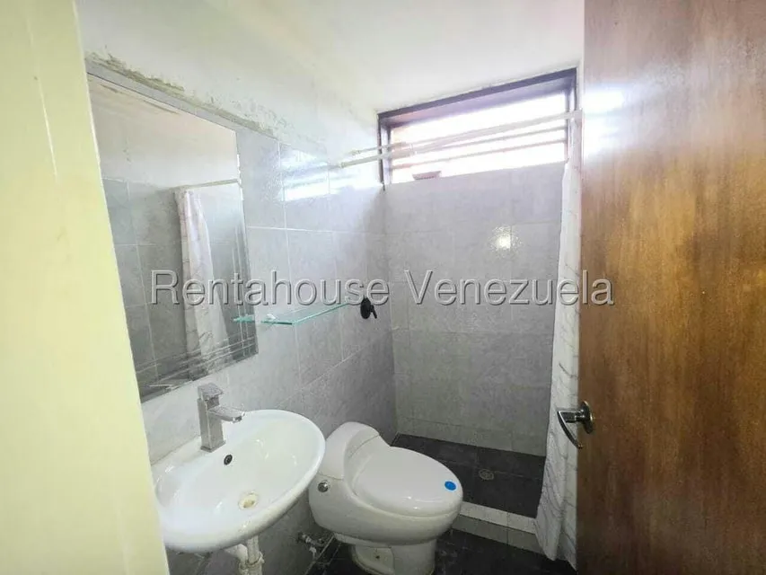 Casa (Multipes Niveles) en Venta en Corralito, Distrito Metropolitano - 8