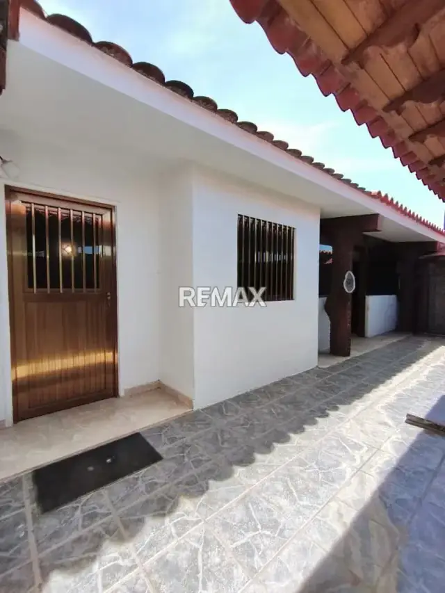 CASA CON PISCINA