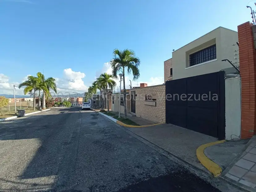 Apartamento (Duplex) en Venta en El Pedregal, Lara