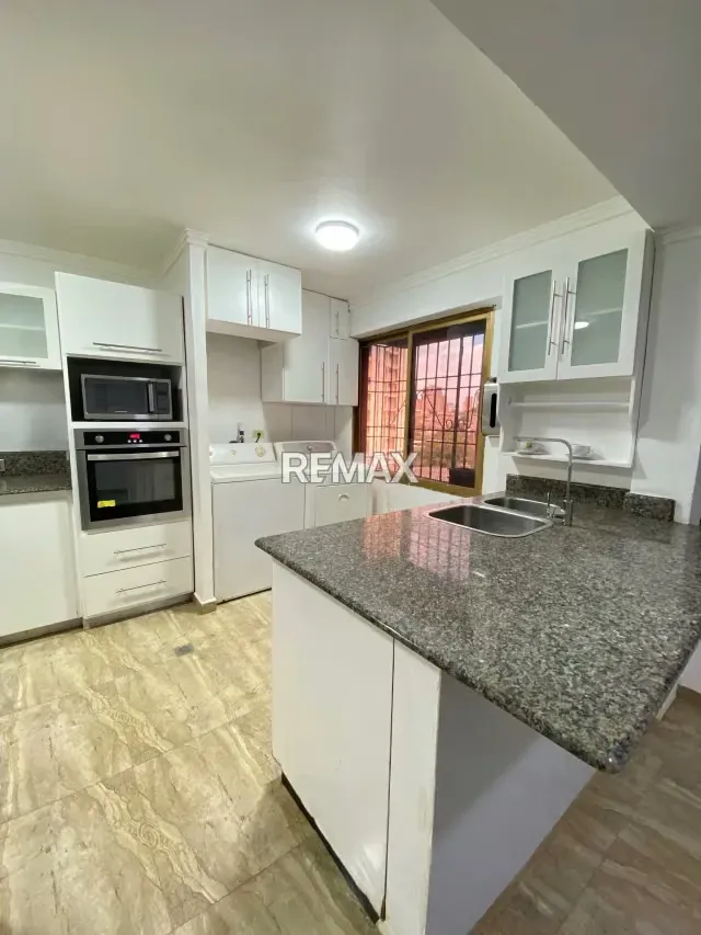 APARTAMENTO EN VENTA EN EDIF. LOS GRANADOS ZONA ESTE EN MARACAIBO - 6
