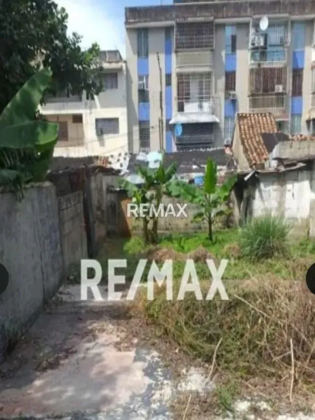 Venta Terreno esquina avenida principal Guacara de 1.584 mts2 - 12
