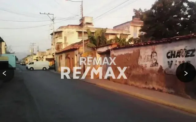 Venta Terreno esquina avenida principal Guacara de 1.584 mts2 - 15