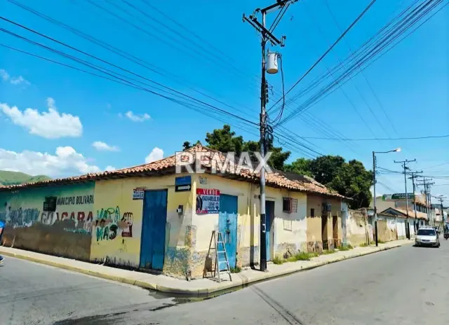 Venta Terreno esquina avenida principal Guacara de 1.584 mts2 - 3