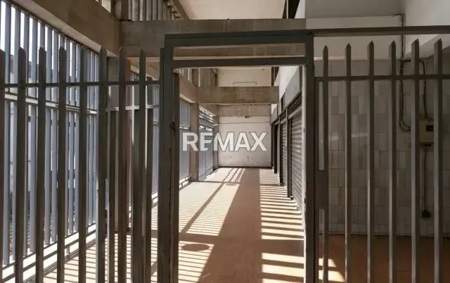 EN VENTA LOCAL COMERCIAL EN PARROQUIA ALTAGRACIA - 3