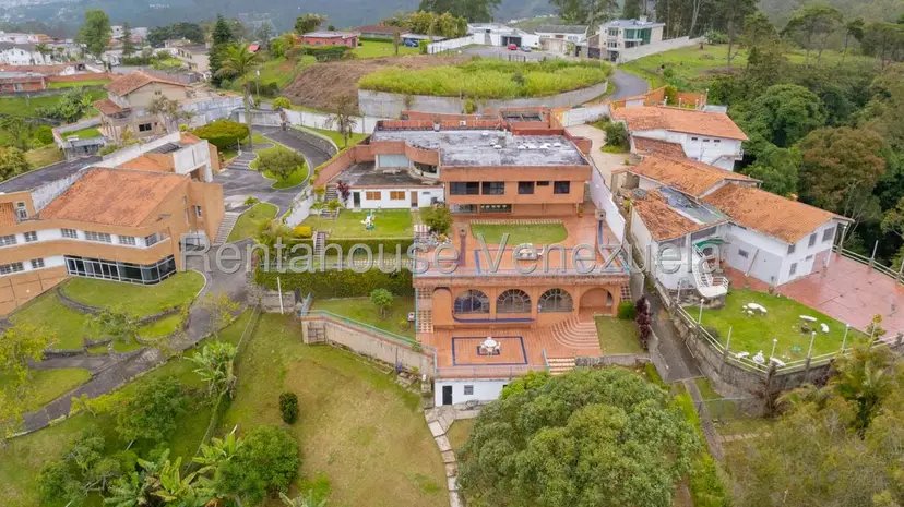 Casa (Multipes Niveles) en Venta en Club de Campo, Miranda