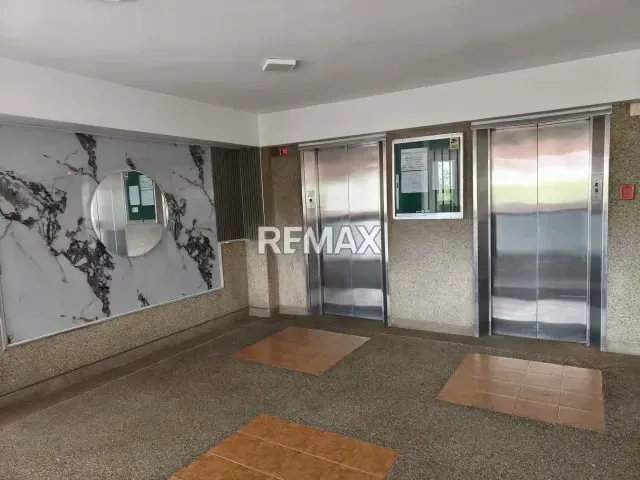 LINDO Y CÓMODO APARTAMENTO EN VENTA EN LOMAS DEL ÁVILA - 2