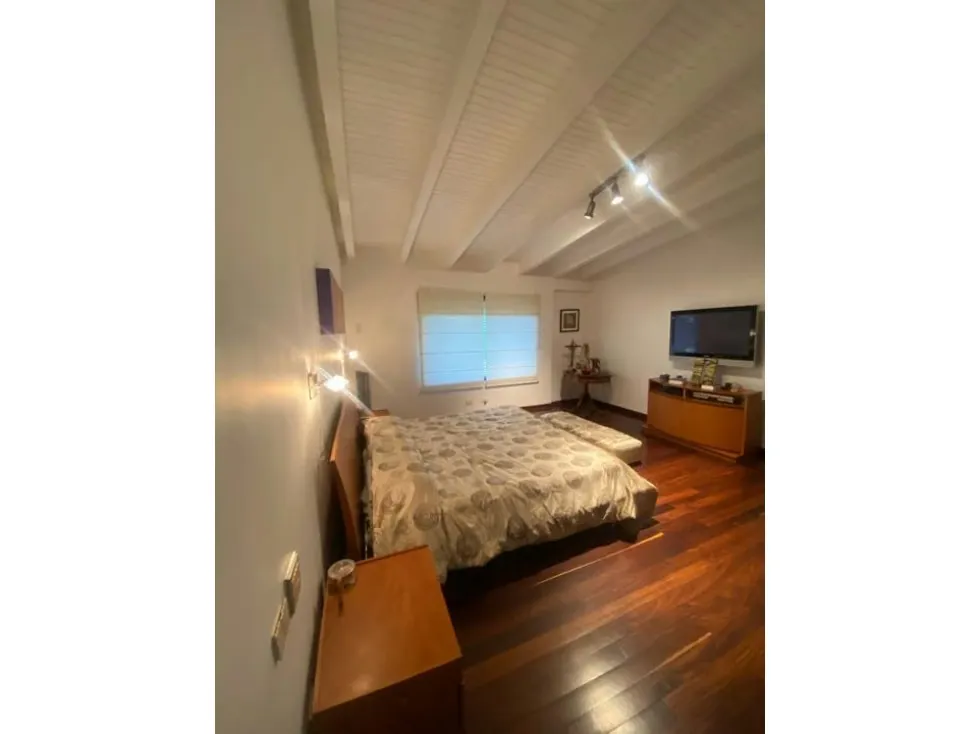 Se vende casa 680m2 4h+2s/7b/10p Cerro Verde 4377 - 17