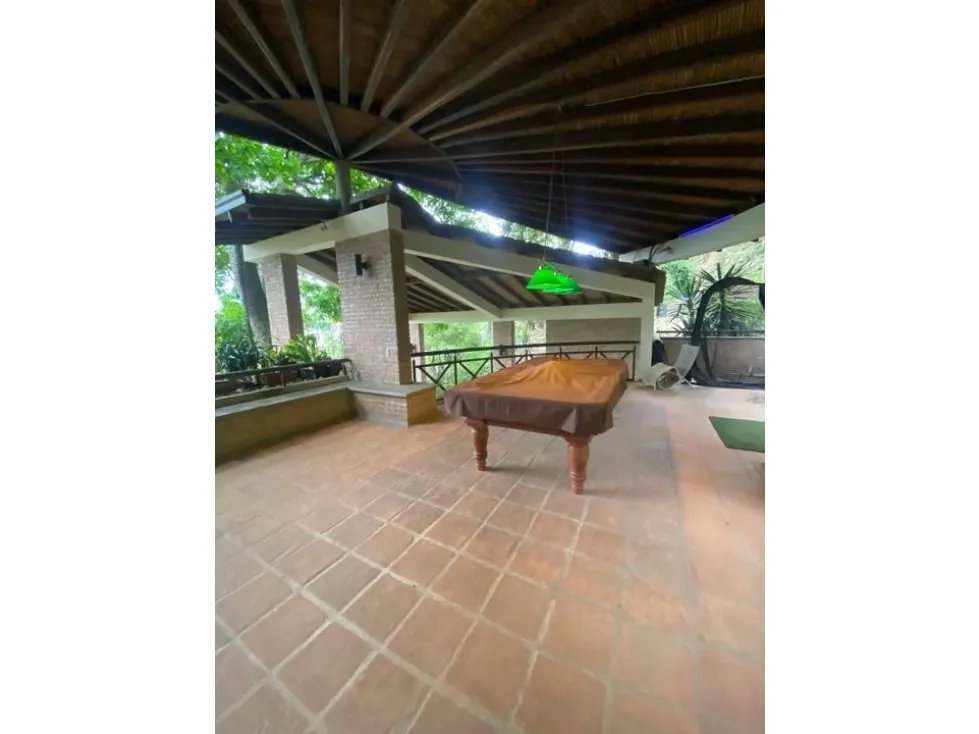 Se vende casa 680m2 4h+2s/7b/10p Cerro Verde 4377 - 2