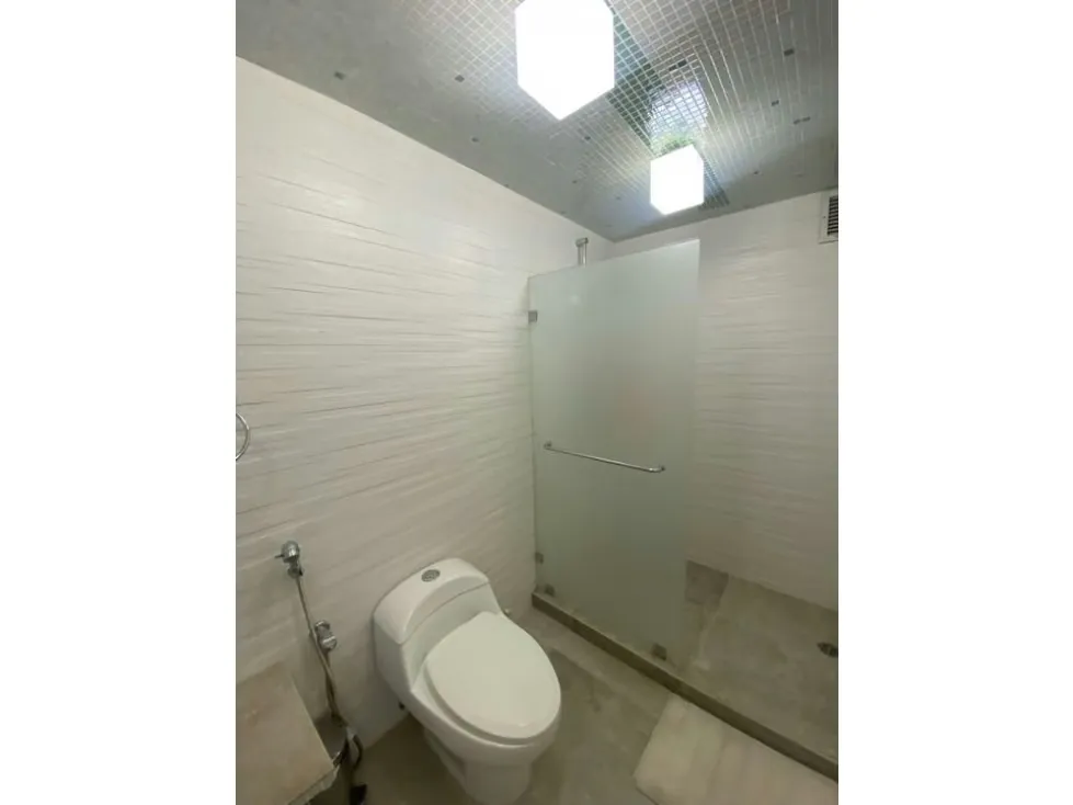 Se vende casa 680m2 4h+2s/7b/10p Cerro Verde 4377 - 22