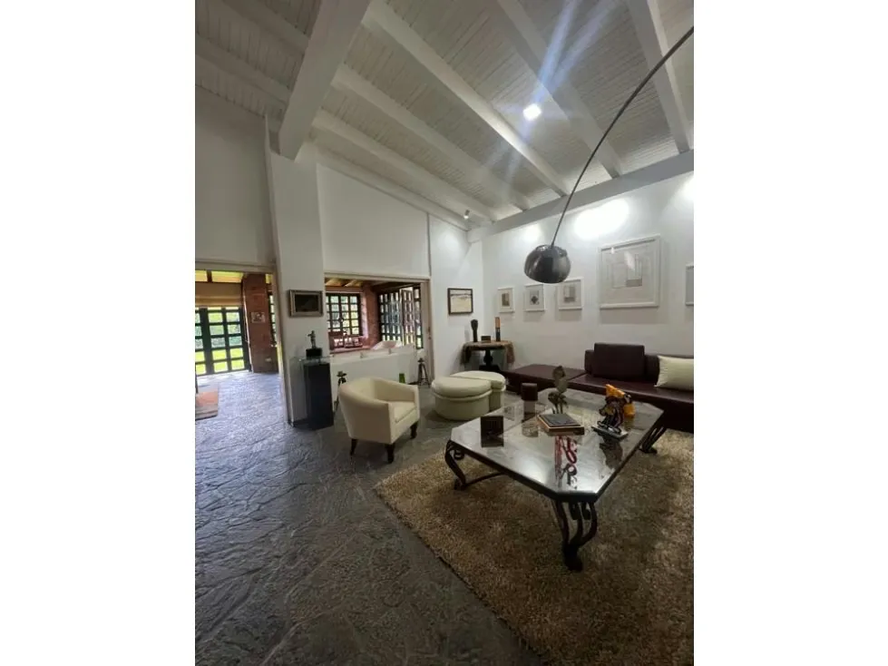 Se vende casa 680m2 4h+2s/7b/10p Cerro Verde 4377 - 44