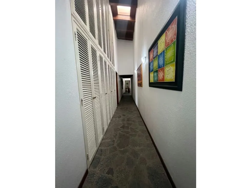 Se vende casa 680m2 4h+2s/7b/10p Cerro Verde 4377 - 47