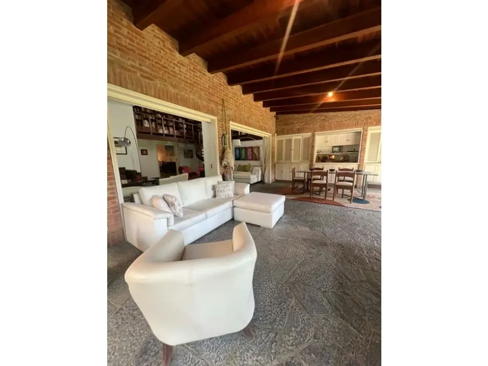 Se vende casa 680m2 4h+2s/7b/10p Cerro Verde 4377 - 53