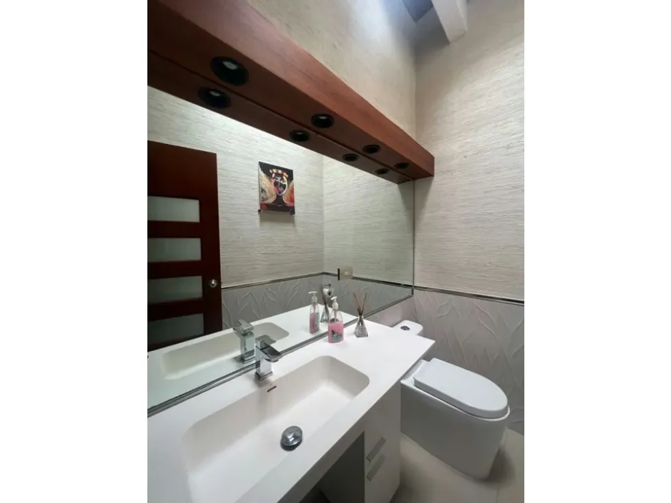 Se vende casa 680m2 4h+2s/7b/10p Cerro Verde 4377 - 55