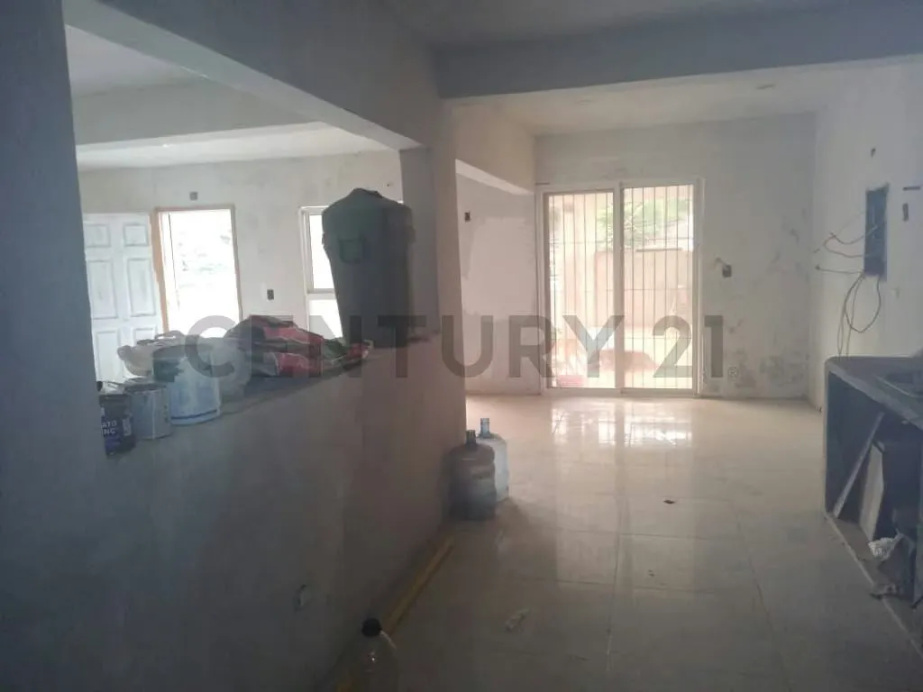 Casa amplia para terminar a tu gusto para posada o familiar - 2