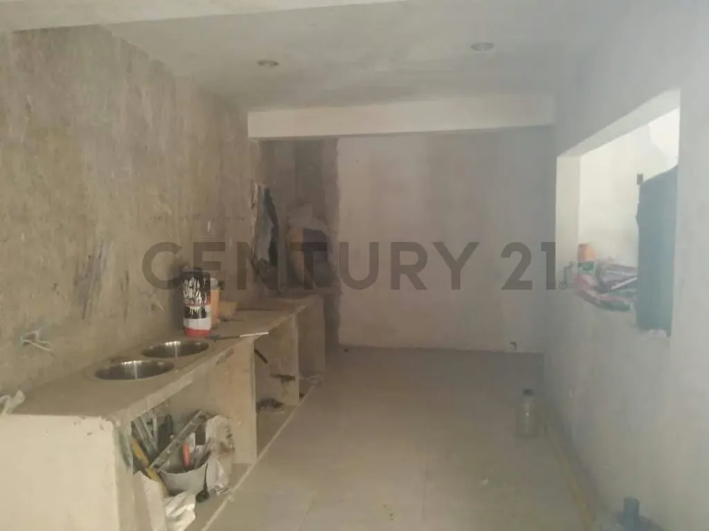 Casa amplia para terminar a tu gusto para posada o familiar - 7